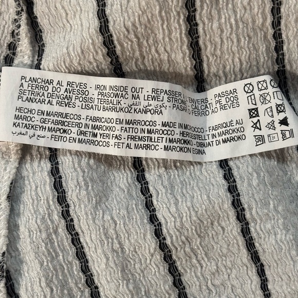 Zara MIDI drees Black and White Striped V-neck and short puff sleeves - Picture 5 of 13